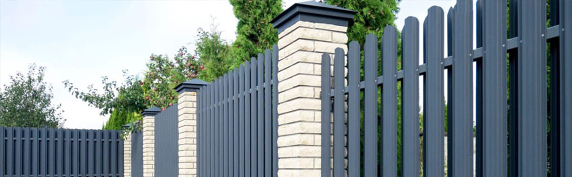 The Top 7 Benefits of Aluminum Fencing For Your Home